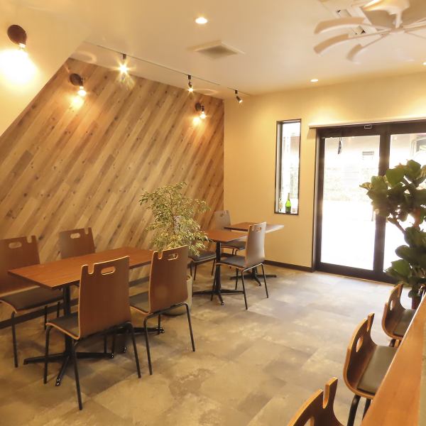 【15名様～30名様での大規模宴会も大歓迎！】ワンちゃん連れのパーティーやお子様連れのママ会、女子会、誕生日利用、歓送迎会など、様々なシーンでご利用いただけます◎ご要望に応じて、推し活イベント(TVでアイドルのライブ鑑賞など)も可能ですので、お気軽にお問い合わせください♪