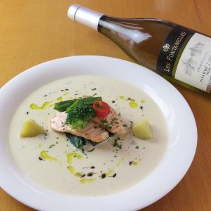 Salmon Meuniere with Gorgonzola Cream Sauce (Bread or Rice)