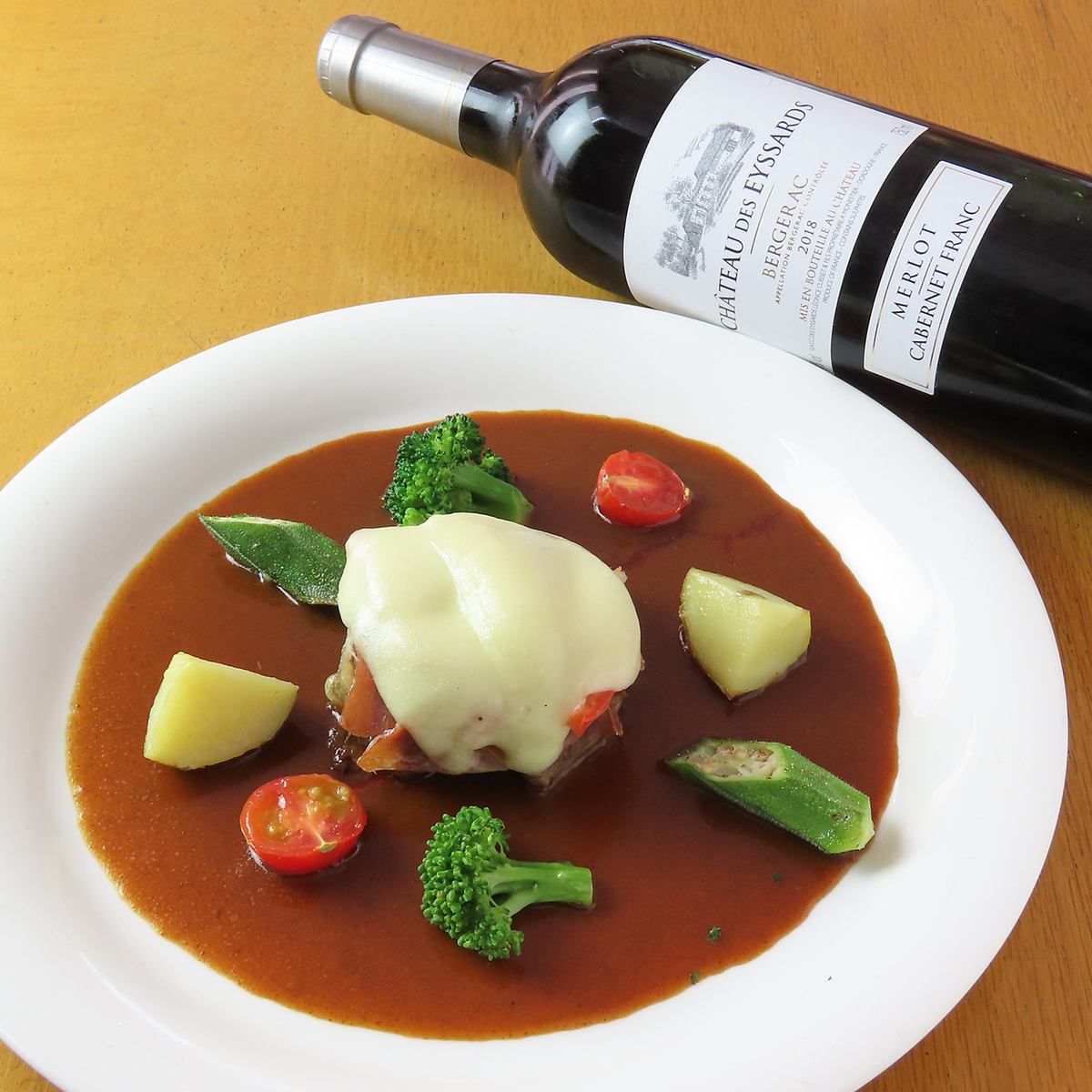 牛ヒレの口に入れた瞬間に広がる肉汁とソースの香りをご堪能♪