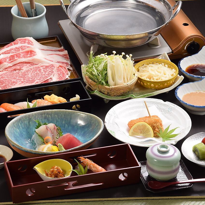 新鮮な食材にこだわった贅沢和食を落ち着ける和空間でご堪能。