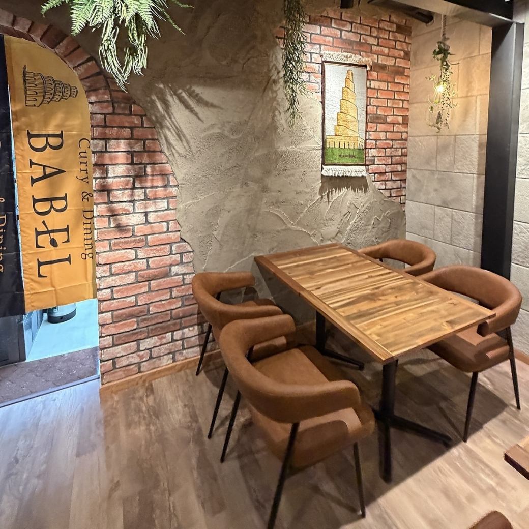 ゆったりスペースの店内は、どんな人数でもどんなシーンでも◎