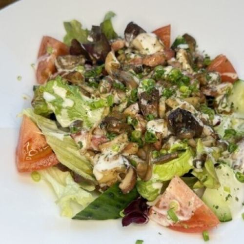 きのことベーコンのサラダ