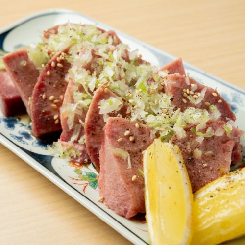 完美至極,每一口都令人回味無窮!麵條、米飯和小菜都非常美味!