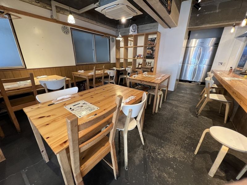 [Counter seats are also available!] The counter seats are highchairs♪ You can enjoy a well-balanced meal for both lunch and dinner, so please feel free to come by.We also have alcohol, so you can stop by on your way home from work! There is a partition from the kitchen, so it's perfect for those who want to enjoy time alone ◎