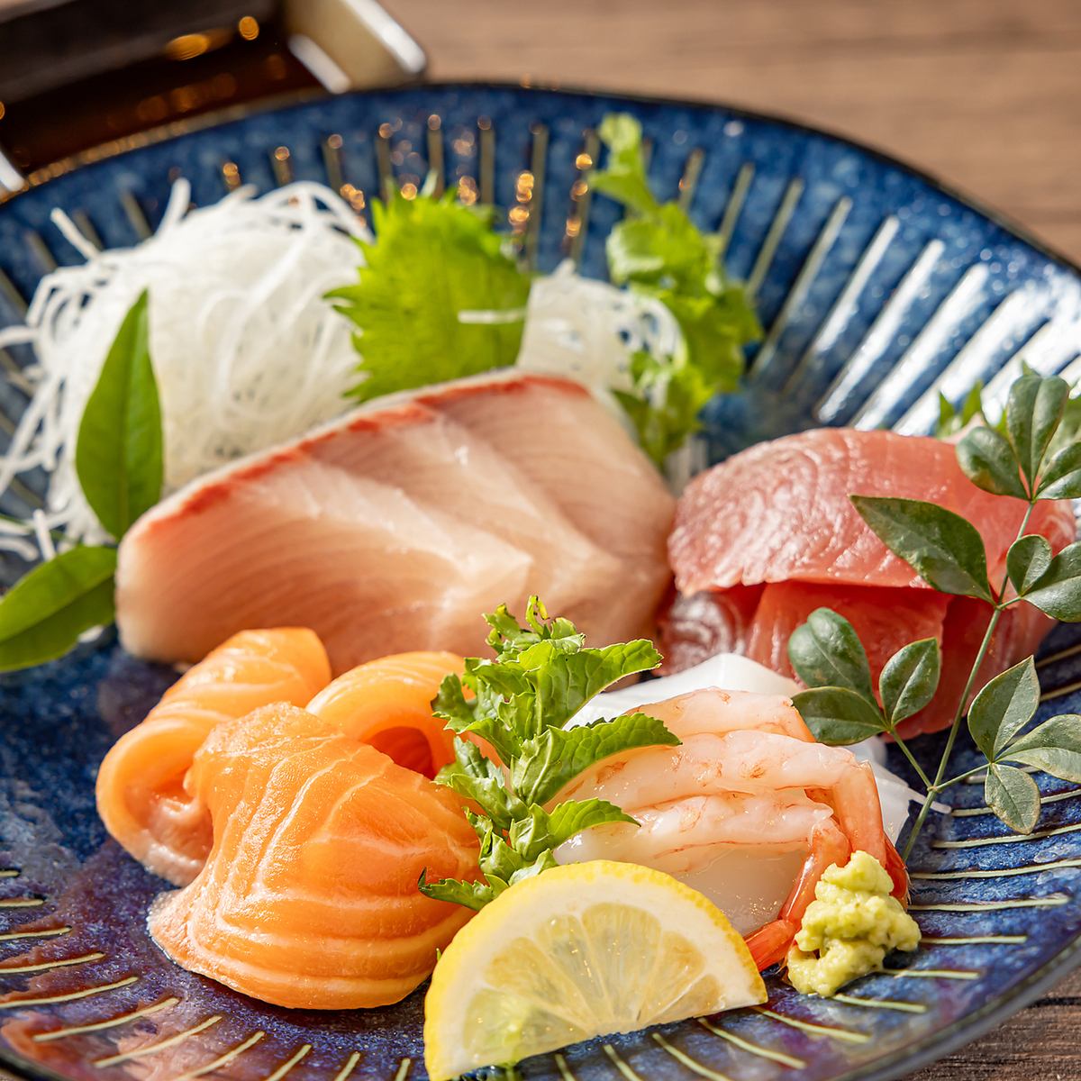 山口から仕入れた旬のお刺身料理を味わえます◎