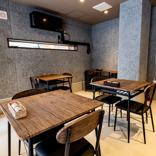 <p>なにわ亭では大人数での宴会に対応できる広々とした空間をご提供しております。落ち着いた和のテイストを感じられる内装で、大人数でも圧迫感がなく、快適な雰囲気で長時間の会も楽しんでいただけます☆宴会や同窓会、会社の集まりにもおすすめ。充実した和食メニューとともに、安心してお過ごしください！</p>