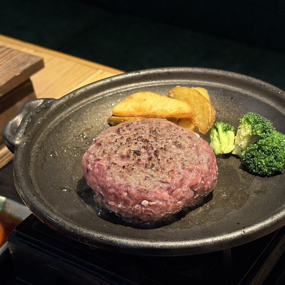 ランチからステーキ&ハンバーグ!肉好きに嬉しいお得なひと皿