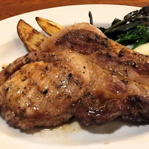 口どけ抜群！十勝ホープランドの完全放牧「蝦夷豚」肩ロース炭焼き