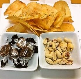 Snack Mori (nuts, chocolate, potato chips)