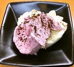 Vanilla ice cream/Strawberry ice cream/Chocolate ice cream