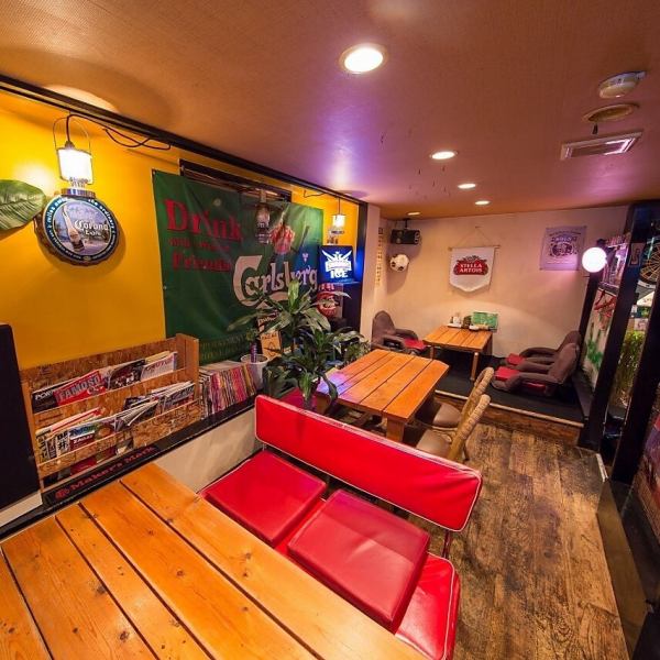 The atmosphere is perfect for a hideaway! It has a cozy atmosphere that you'll want to visit♪ There's also a tatami room in the back, so you can relax until the morning★