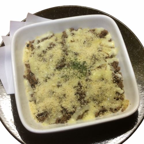 Overlaid grilled minced meat and potatoes