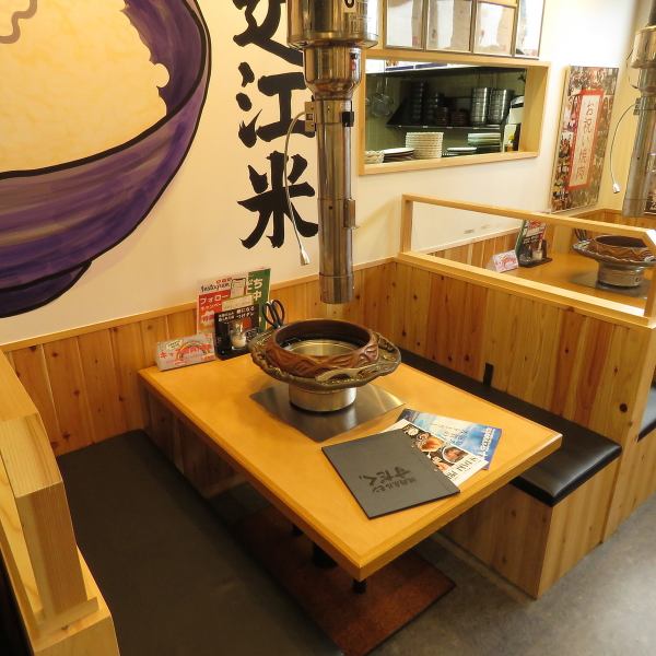 [BOX seat (semi-private room)] We have BOX seats that can accommodate up to 2 to 4 people.A partition is installed between the adjacent tables.This is a popular seat, so if you would like to use it, please make an early reservation!