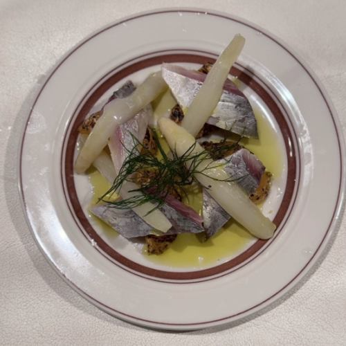 Smoked Oita mackerel, roasted mandarin oranges, white asparagus, fennel leaves