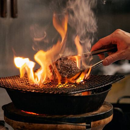 香り豊かな炭火焼きを堪能