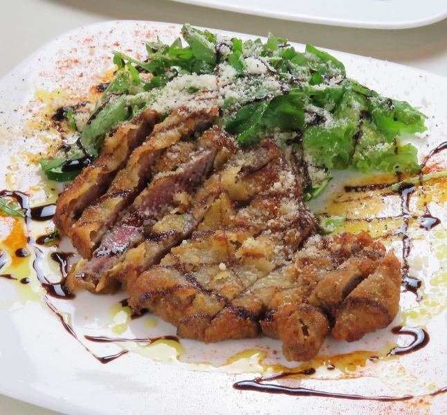 Served as "Today's Dish"! [Japanese Black Beef Cutlet with Salad 140g 1850 yen]