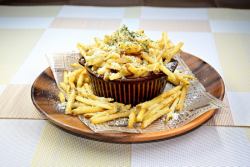 クランチポテト　トリュフ＆ブラックペッパーパルメザン