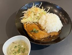 鶏腿蓋飯