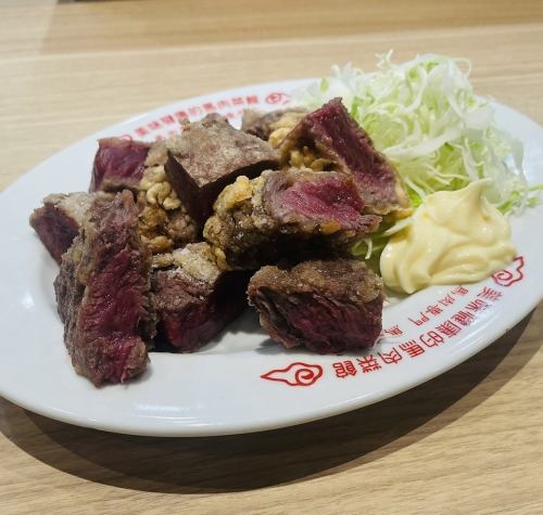 名物！馬肉のレア唐揚げ
