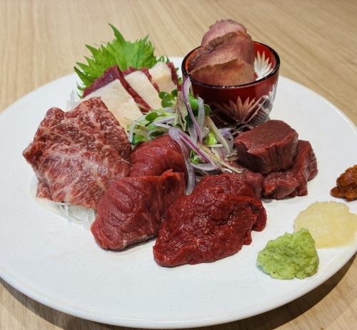 【馬刺し盛りあわせ3種・5種・7種】新鮮！鮮度抜群！自慢の「馬刺し盛り合わせ」