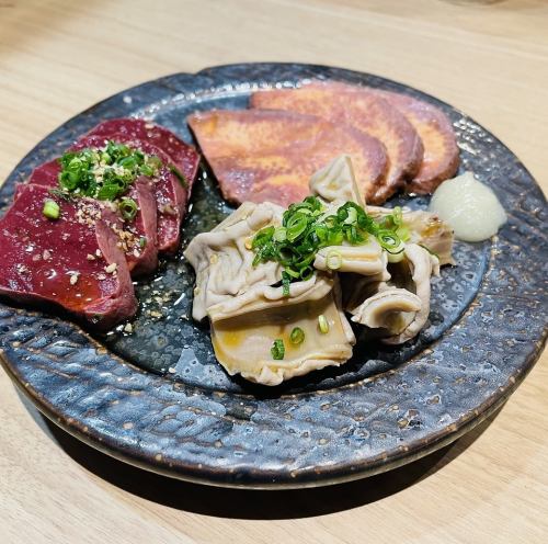 馬ホルモン刺し盛り