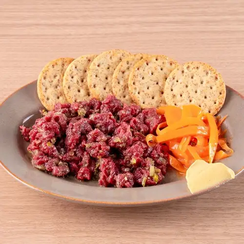 馬肉の洋風タルタル