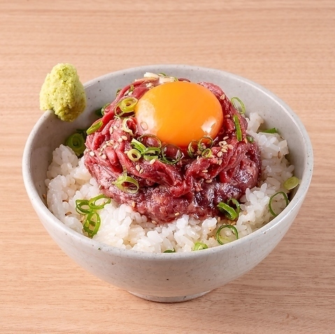 A popular casual izakaya specializing in horse sashimi, which has been a hit in Shinbashi and Chiba, has opened in Kinshicho!