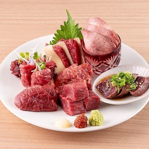 [Assorted Horse Sashimi Platters: 3, 5, or 7 types] Fresh! Exceptionally fresh! Our proud "Assorted Horse Sashimi Platters"