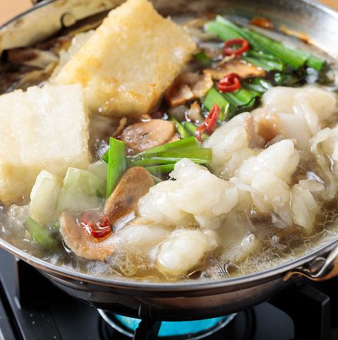 Directly to Nihonbashi Station Enjoy the hot pot and chicken skin that you can enjoy Hakata specialty