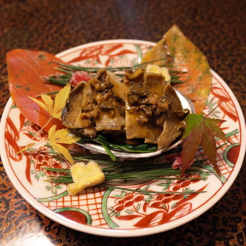 四季の高級食材を含んだ特別なお料理は接待にも人気です。