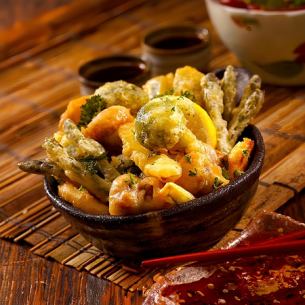 『季節と旬野菜の天ぷら　盛り合わせ』　