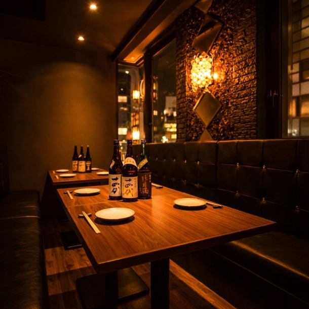 【焼き鳥×肉寿司の贅沢食べ放題◎】備長炭で焼き上げた香ばしい焼き鳥や肉寿司を心ゆくまで堪能！2～8名様の完全個室から最大90名様対応の広々席まで完備◎団体宴会や貸切パーティーも大歓迎♪渋谷での飲み会・企業宴会・2次会に最適な空間とお料理でおもてなしいたします。