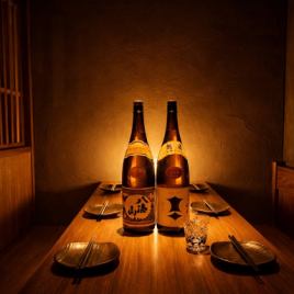 【渋谷で人気の個室居酒屋】女子会にぴったり♪飲み放題プランにはスパークリングワインも◎雰囲気抜群の完全個室で、ゆったりと「泡会」を満喫しませんか？会話を楽しみながら美味しい焼き鳥や逸品料理を堪能できる上質空間。大切なご友人との集まりに、特別な時間を演出いたします♪