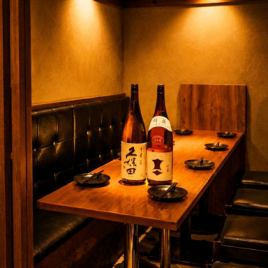 【渋谷で人気の個室居酒屋】夜景を望む窓際個室や、落ち着いた和モダン空間での宴会をお楽しみください◎少人数のプライベート利用から大人数での貸切宴会まで幅広く対応♪特別な日を演出する空間で、焼き鳥・鍋・旬菜を囲む贅沢な時間を。上質なおもてなしでお迎えいたします！