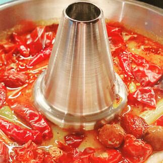 辛さを選べる、名物！麻辣火鍋(コースのみ営業)