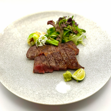 【おまかせ寿司会席 特上コース】生雲丹、神戸高見牛など19品