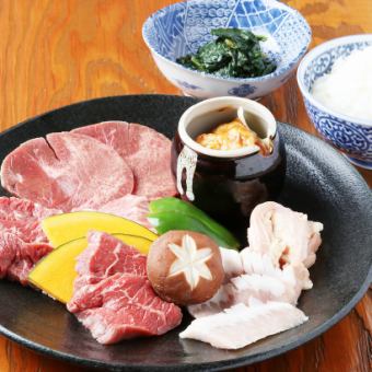 お一人様も大歓迎♪気軽なワンプレート焼肉コース2200円／飲放90分1100円（ソフトドリンク660円)