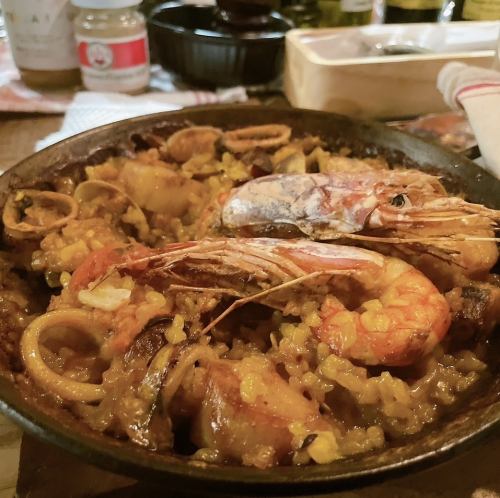 品尝正宗的西班牙海鲜饭！