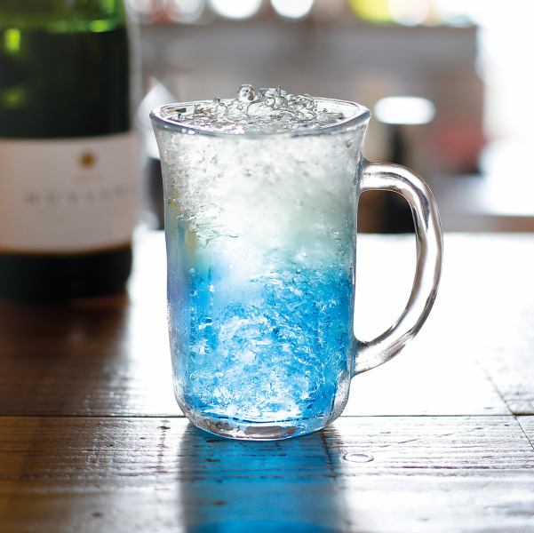 カチ割り氷で飲む”CAVA” スペインのスパークリング