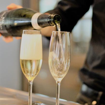 【1日1組限定】4名からの席予約でスペイン産スパークリングワインCAVA1本プレゼント【予約窓口】