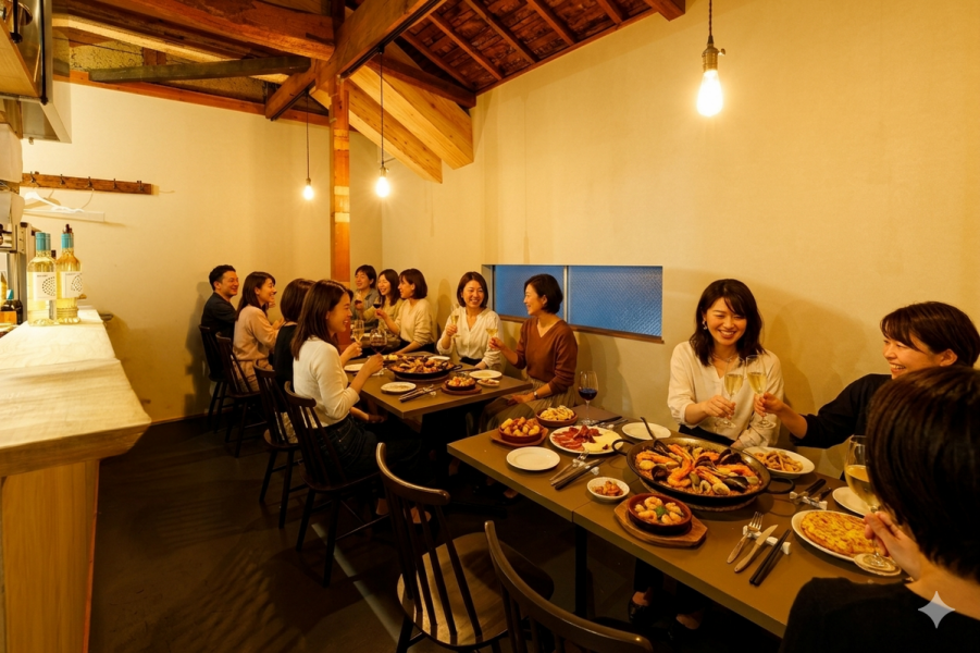 We also have table seating available for groups of 3 to 18 people.It can be used for various occasions such as banquets.