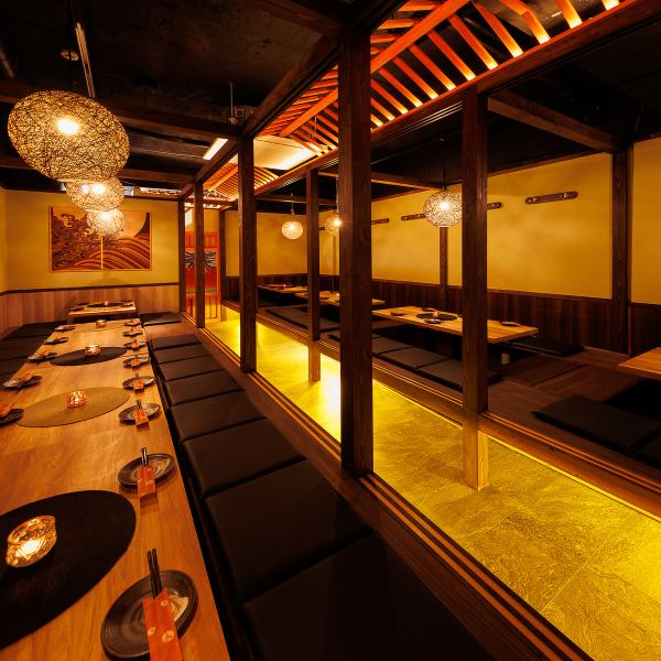 団体様用席は皆様のお顔が見える様なお席の作りとなっており宴会や飲み会にはピッタリのお席となっております。大人数で盛り上がりたいお客様は是非当店をお使いください。団体様用の幹事様一名無料クーポンなどもご用意御座いますので是非ご検討下さい。