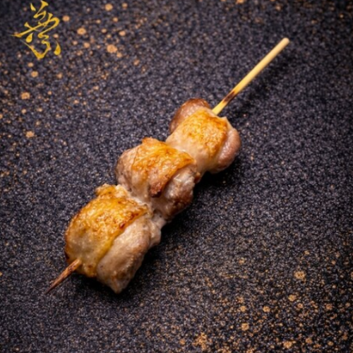 【炭火の香りに包まれて】北海地鶏IIと中札内田舎どりを備長炭で焼き上げる贅沢な焼き鳥