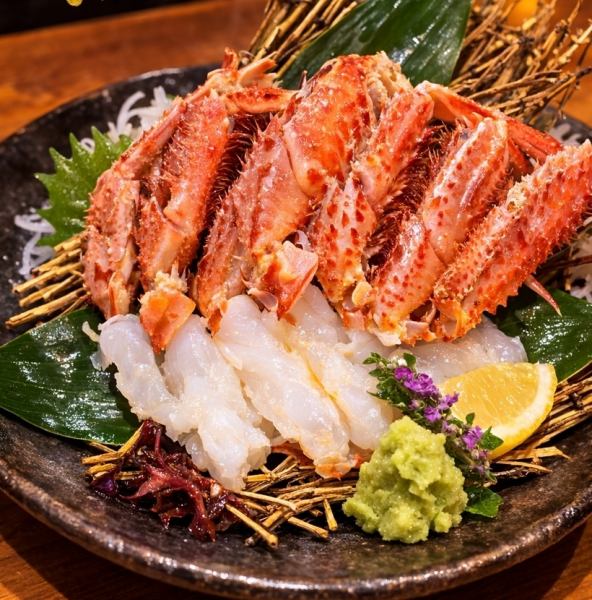 【極致風味與光澤】精選北海道四種最上等的螃蟹：帝王蟹、雪蟹、大閘蟹和花崎蟹。大閘蟹刺身也
