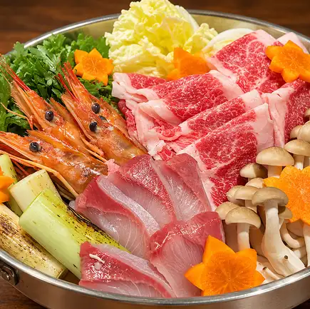 【和牛涮涮鍋】奢華的三拼涮涮鍋套餐，包含和牛、紅蝦和冬季黃尾魚~含2小時暢飲◆共8道菜，7000日元起~