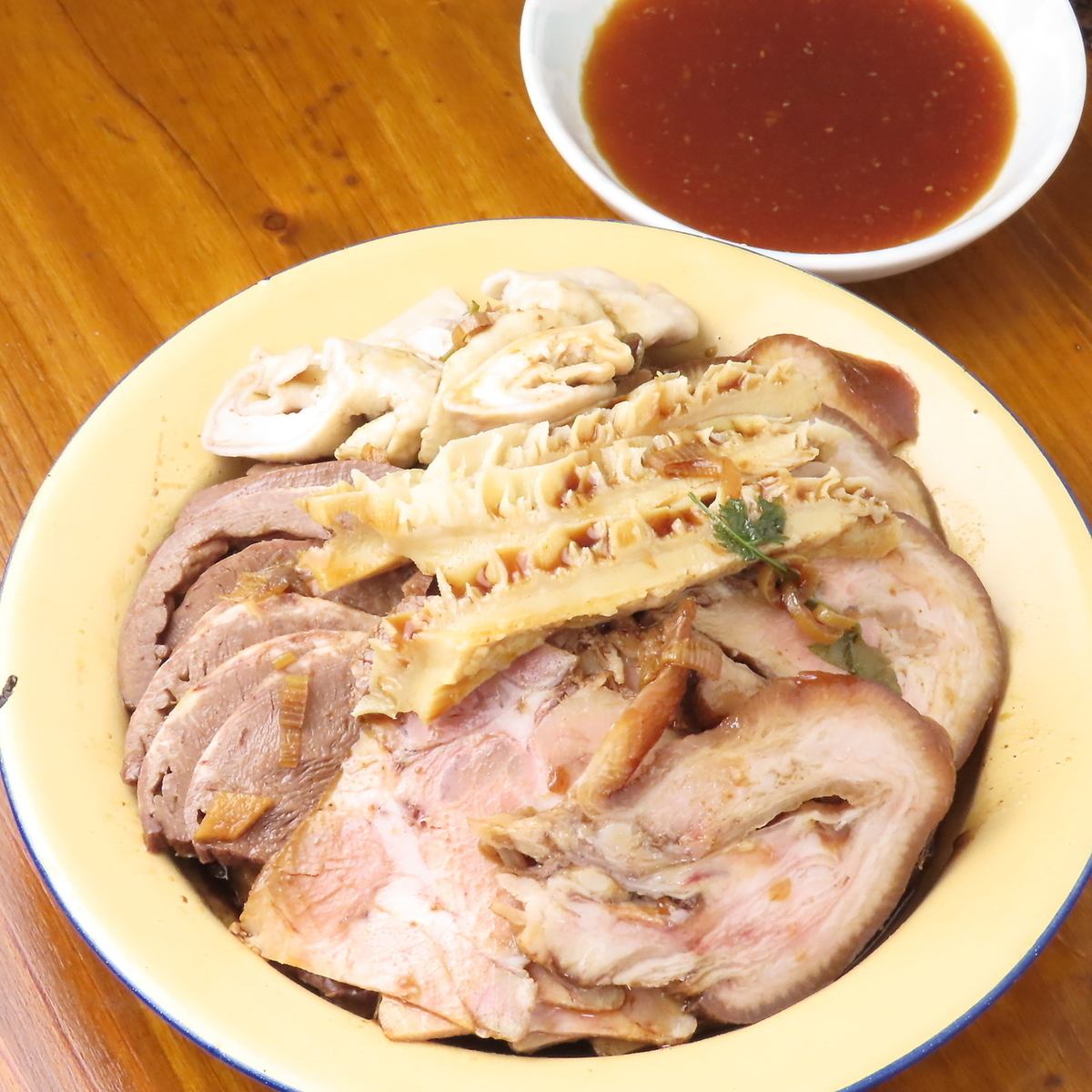 定番中華料理やラム串などお好みのお酒とご一緒に♪