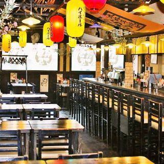 ≪様々な人数やシーンでご利用いただけます♪≫4名様テーブル席×5・最大20名様までご利用可能◆おひとり様やデートに使いやすいカウンター席やレイアウト変更自由なテーブル席、開放感抜群なテラス席などご利用用途や人数に合わせた最適なお席をご提案◎飲み放題付きの宴会向けコースも充実のラインナップです◎