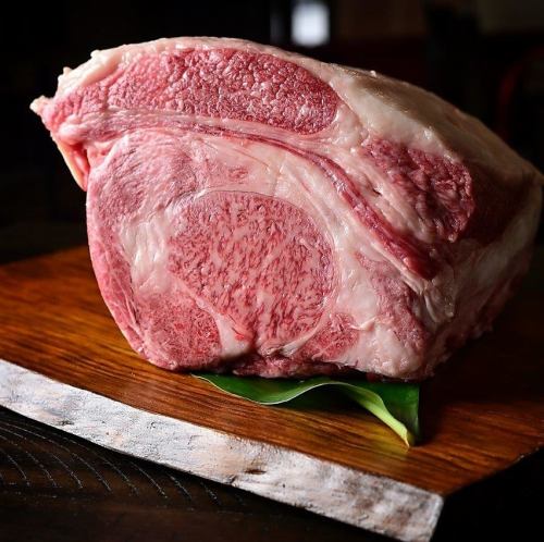 こだわりの肉と希少部位を味わう贅沢時間