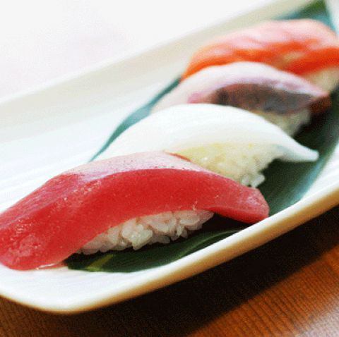 店内のいけすから引き上げた鮮魚を使用！職人の技が光る本格寿司