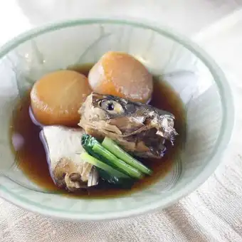 Braised yellowtail and daikon radish in black mirin sauce